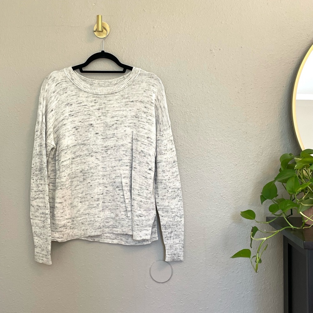 Tahari Marled/Heather Gray Crewneck Boxy Sweater